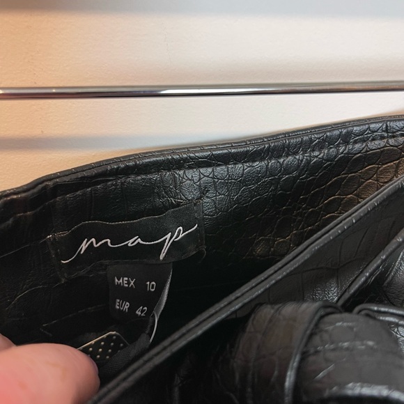 ✨Stunning✨ Black Faux Leather Pencil Skirt size - 10/12 - Picture 3 of 5